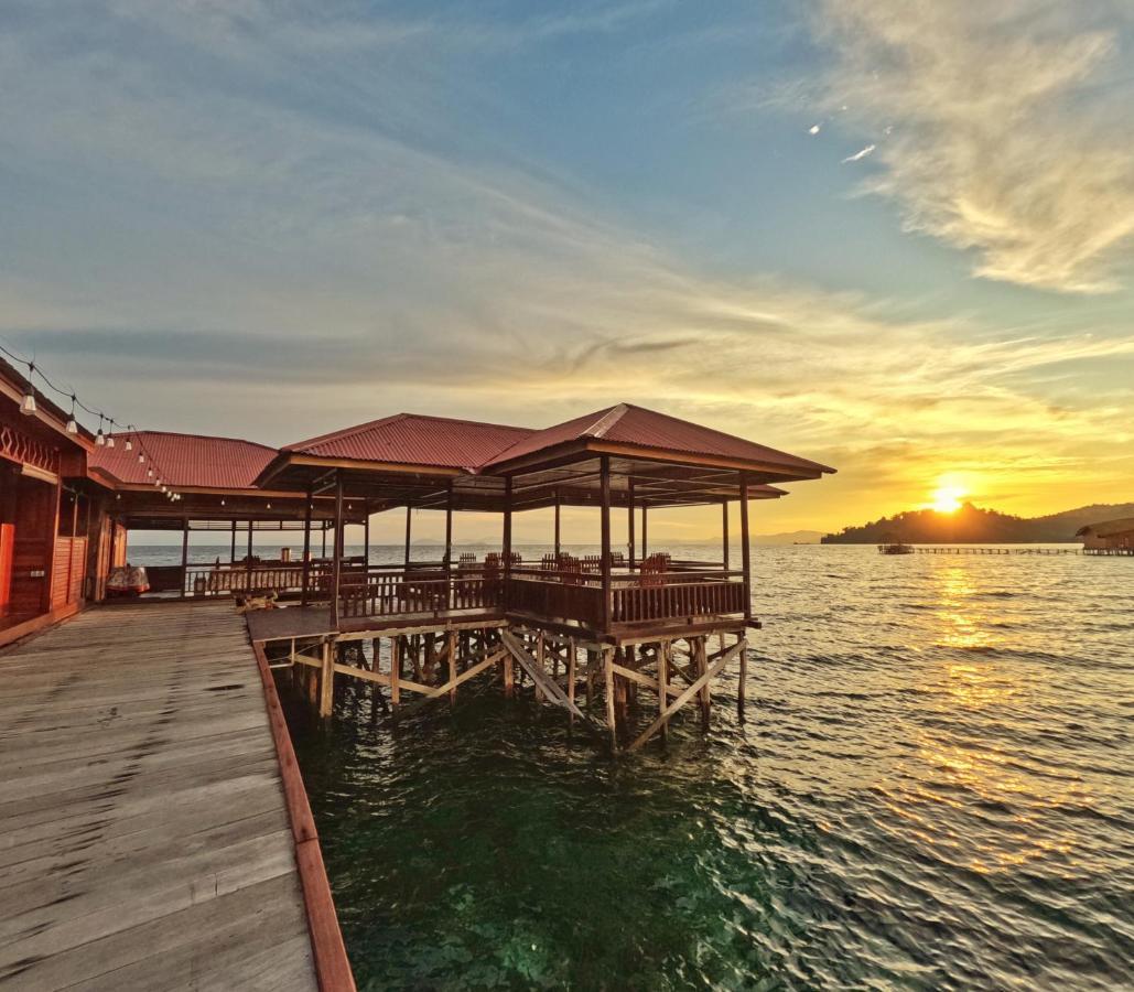 Waisai Coriana Dive Resort מראה חיצוני תמונה